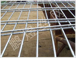 焊接网片高清图片展示与安平县鹏煜金属丝网制品厂的专业制造